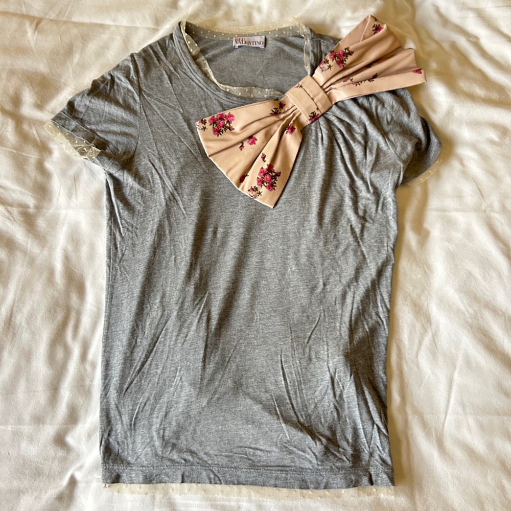 Red Valentino Gray Top with Floral Bow Accent